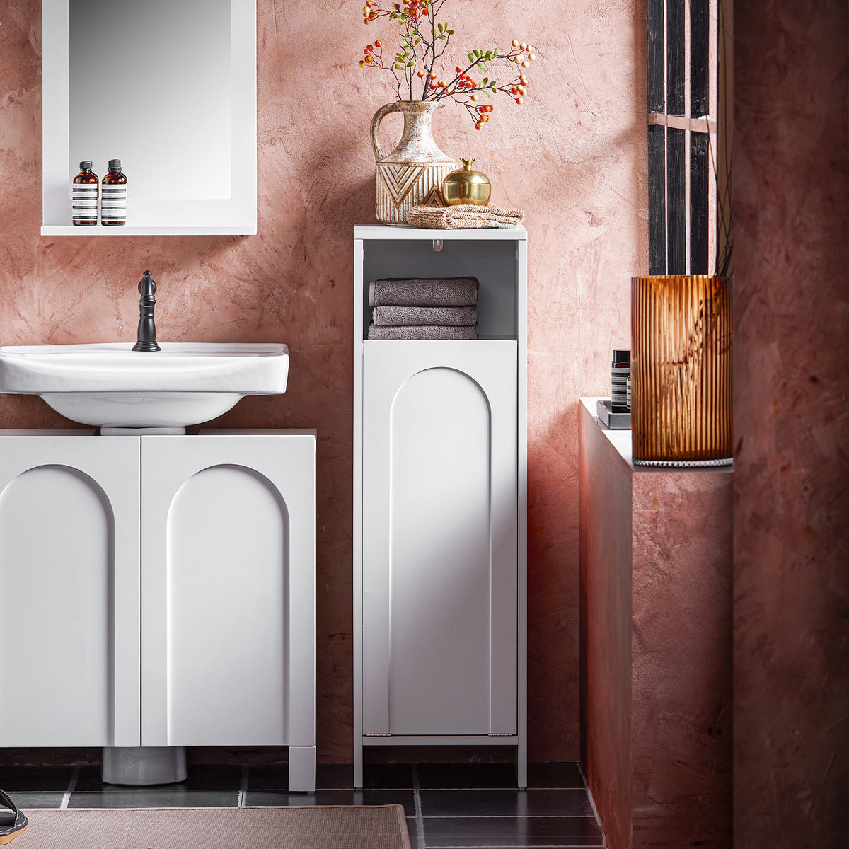 SoBuy BZR161-W Meuble Salle de Bain avec Panier à Linge, Sac Amovible, Format Compact, pour Salle de Bain et WC, Rangement Optimisé – L30×P30×H97 cm, Blanc