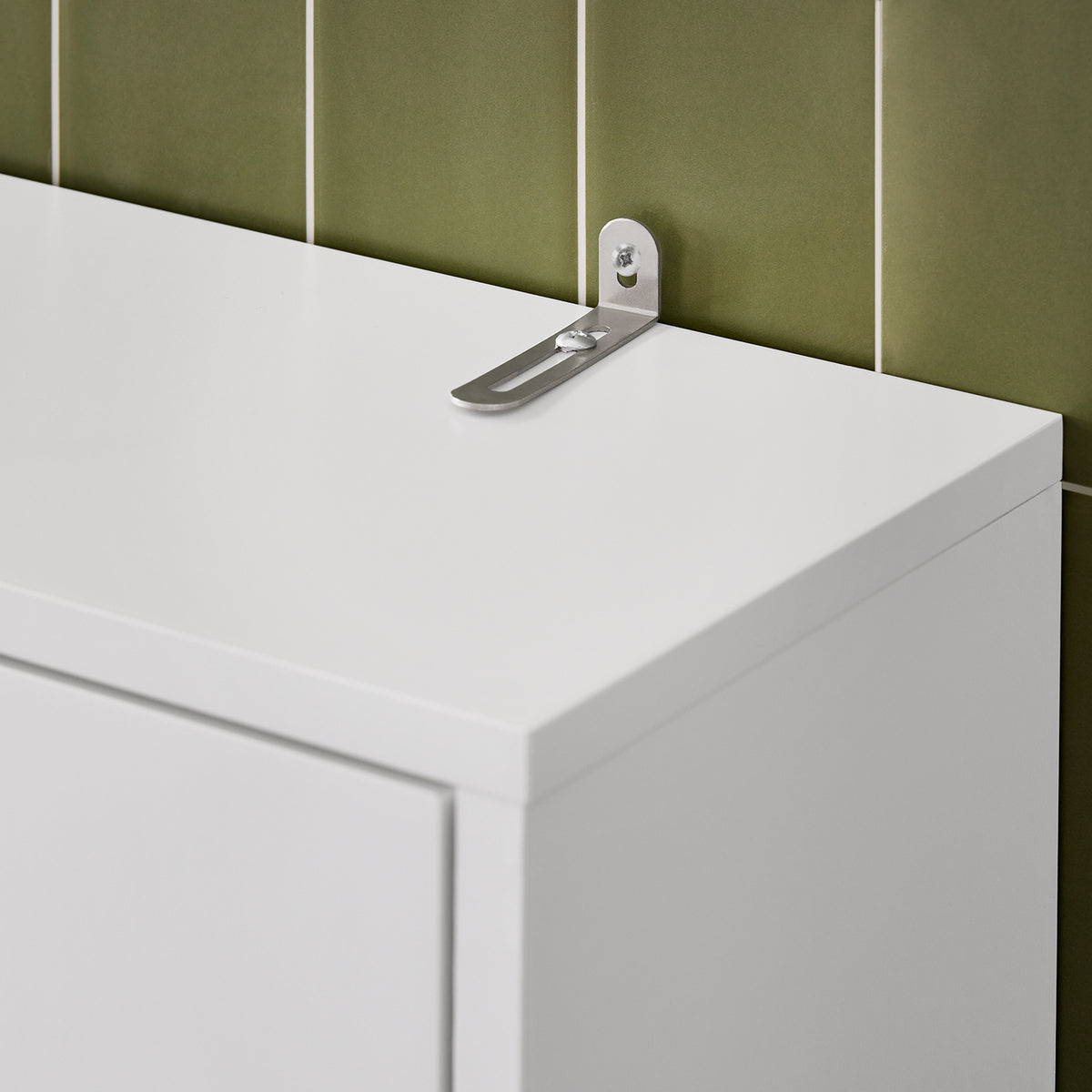 SoBuy BZR165-W Dulap baie, Dulap înalt, Dulap de depozitare WC, Dulap baie cu uși și rafturi reglabile pe 3 nivele, Dulap de depozitare deasupra WC-ului sau a mașinii de spălat, Alb, 65x182x20cm