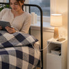 SoBuy FBT149-E-WG Table de Chevet Étroite 20cm avec Chargeur USB & Type-C + Lampe LED Magnétique – Blanc Effet Bois