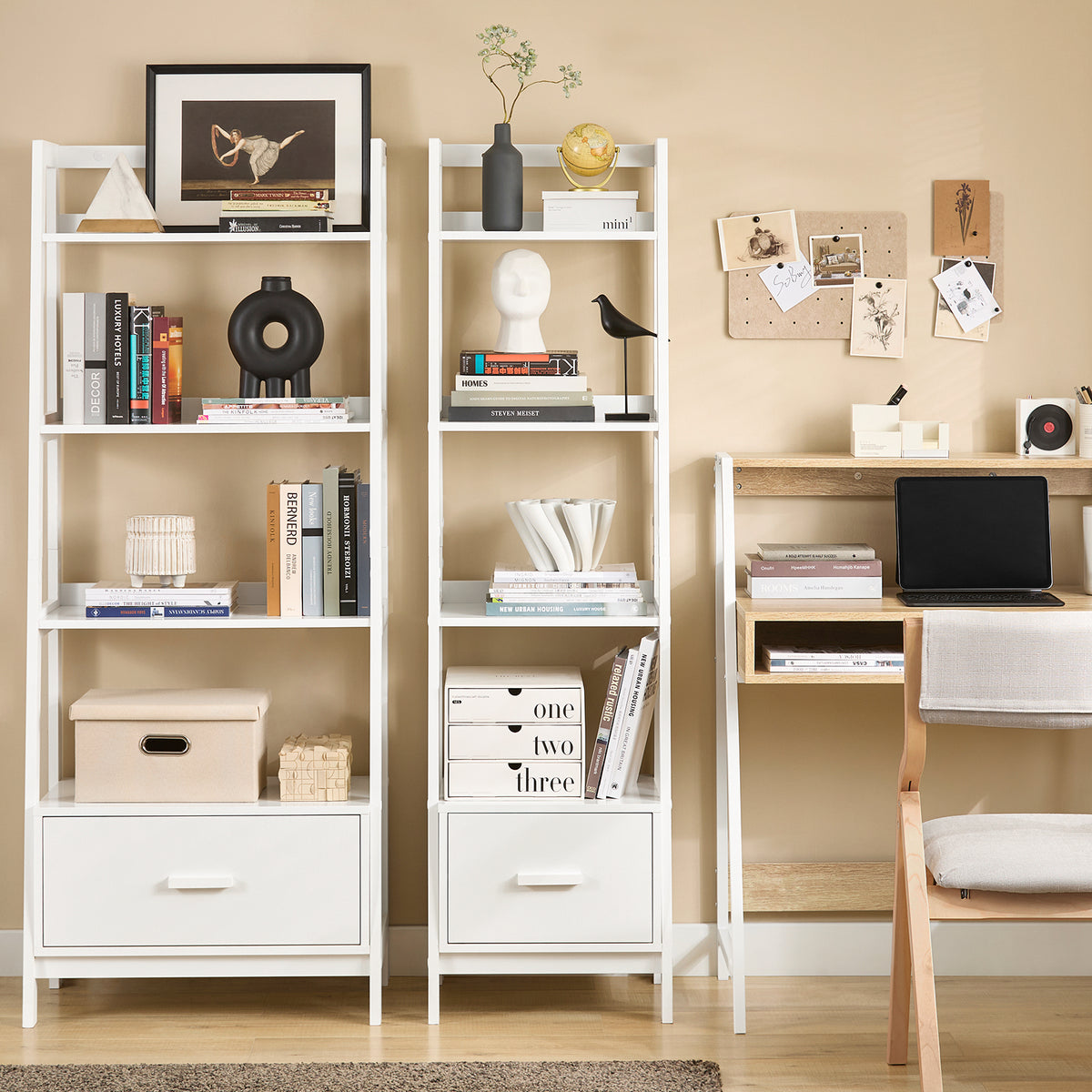 SoBuy FRG116-K-W Bibliotecă etajeră tip scară cu 4 niveluri și 1 sertar