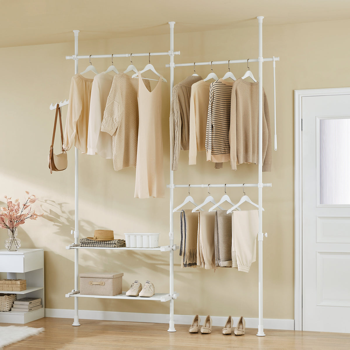 SoBuy FRG34-II-W Suport telescopic robust pentru haine – Dressing deschis, reglabil, cu șine și rafturi, Cuier pentru dormitor sau dressing, Alb