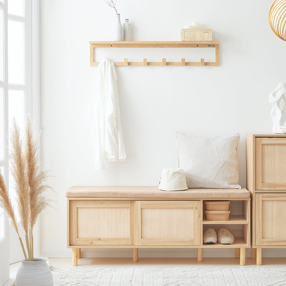 SoBuy FSR163-N Banc pentru Pantofi 121cm – Pernă Detașabilă, 2 Uși Glisante, 6 Compartimente, 230kg – Natural