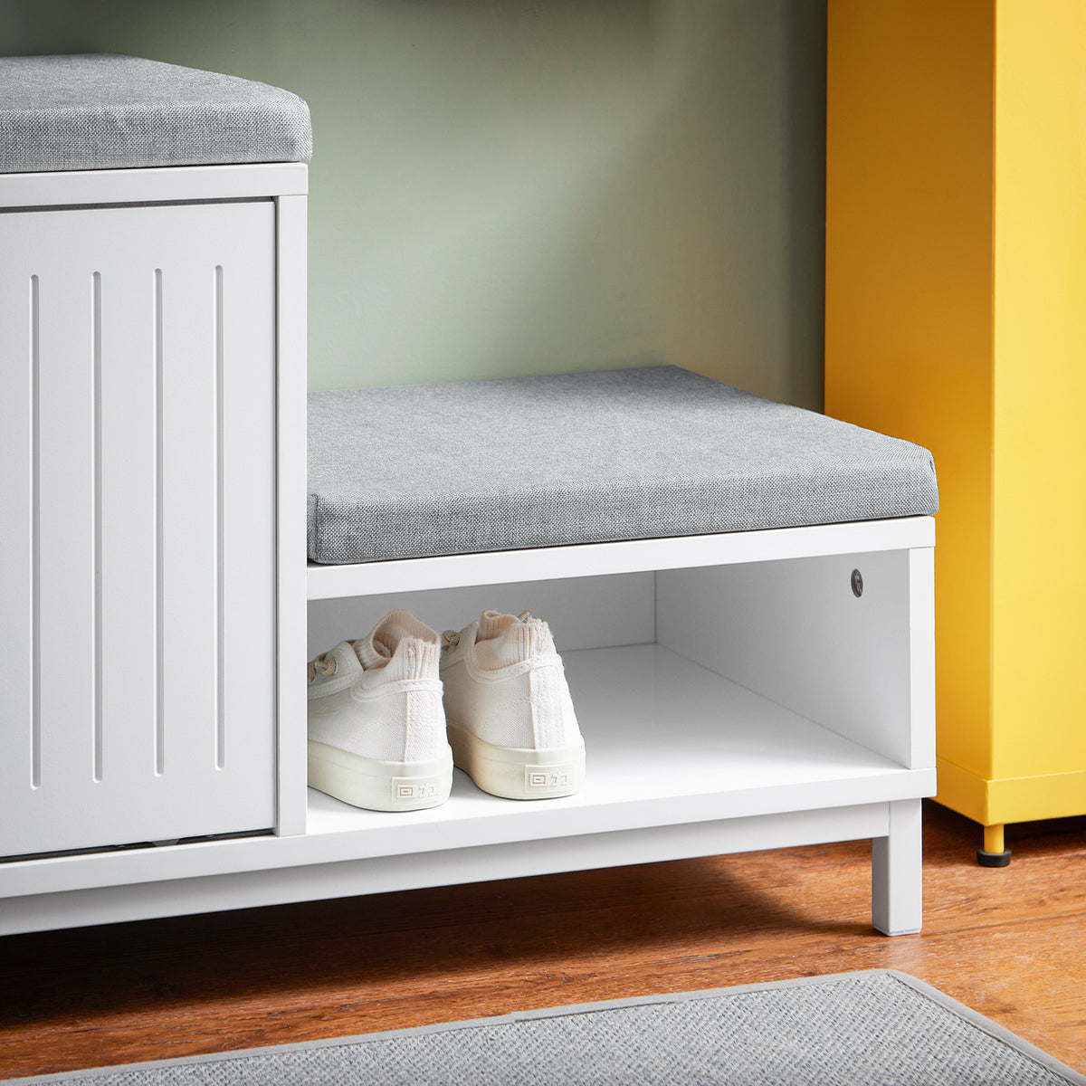 SoBuy FSR166-W Banc de Rangement, Banc à Chaussures avec 2 Coussin Rembourré, avec 1 Porte Coulissante et 3 Compartiments
