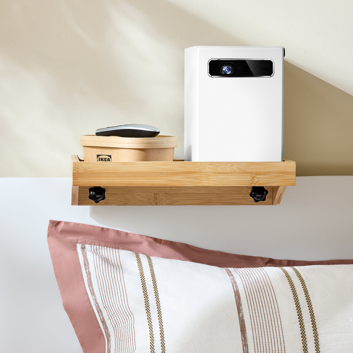 SoBuy NKD01-N Noptieră detașabilă cu crestături pentru cabluri - Tavă din bambus pentru cărți, smartphone-uri și ochelari - Potrivită pentru rame de pat de 1-3cm 36x25x9cm
