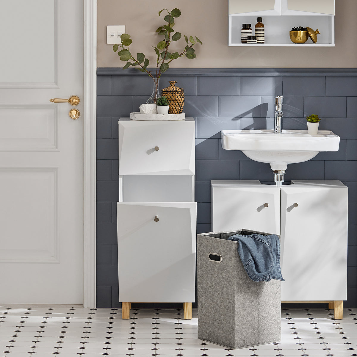 SoBuy BZR93-W Dulap de Baie cu Coș de Rufe, Dulap Înalt de Baie pe Picioare, Dulap de Toaletă, Dulap de Depozitare cu 1 Sertar și 1 Coș de Rufe Detașabil, Alb, 34x30x90cm