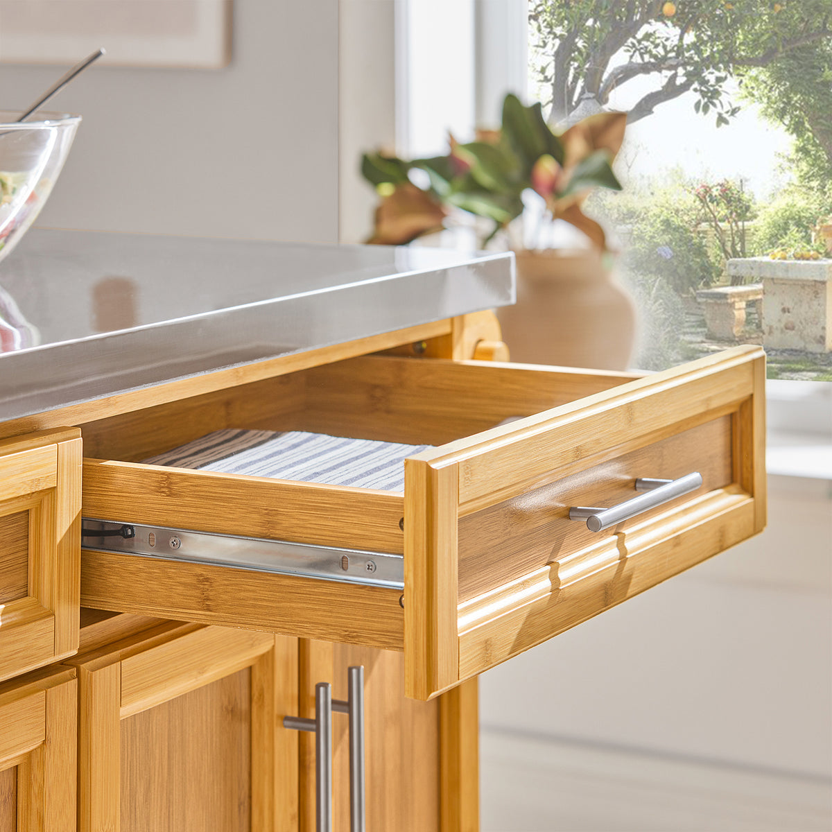 SoBuy FKW69-N Cărucior de Bucătărie cu Roți, Blat Extensibil din Inox 46→71cm, 2 Sertare și Rafturi Reglabile, Sarcină 100 kg – 115x46x92 cm, Natural