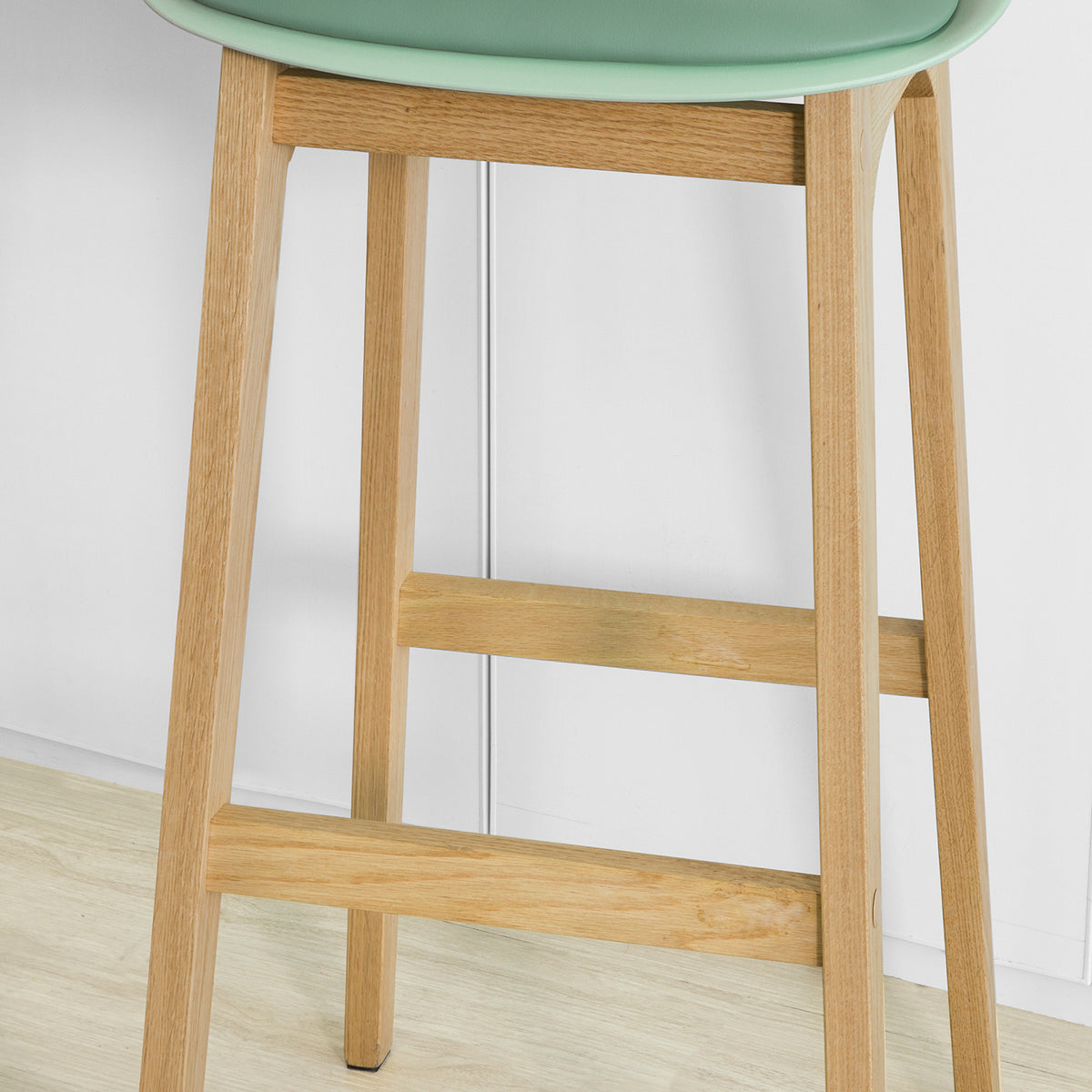 SoBuy FST78-GR Tabouret de Bar Design Chaise Haute de Bar Cuisine avec Assise Rembourrée Repose-Pieds et Piètement en Bois de Chêne