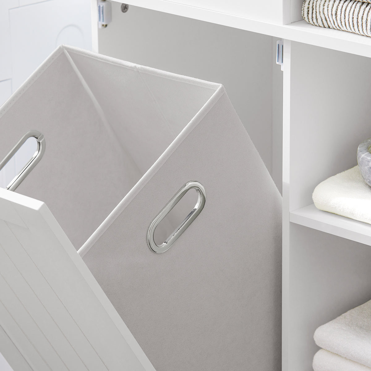 Colonne salle de bain SoBuy BZR104-W – détail de la structure blanche robuste