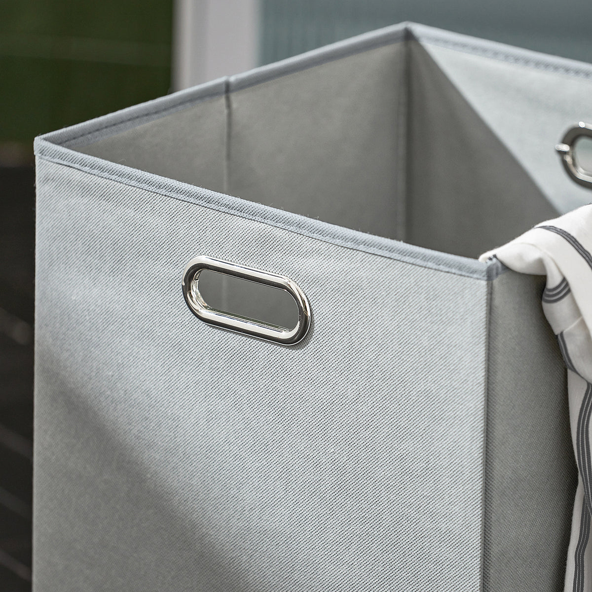 SoBuy BZR116-W Armoire à Linge avec Sac à Linge Corbeille à Linge Panier à Linge Amovible Meuble Bas de Salle de Bain