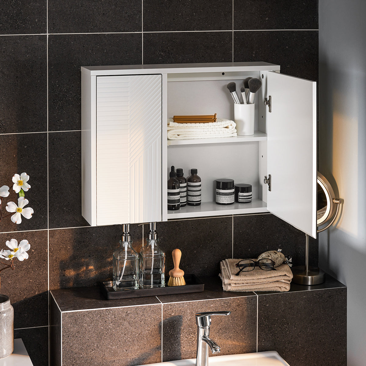 SoBuy BZR153-W Armoire Murale avec Miroir, Placard de Rangement , Meuble Haut avec 2 Portes, Étagères Réglables, 60x15x46 cm