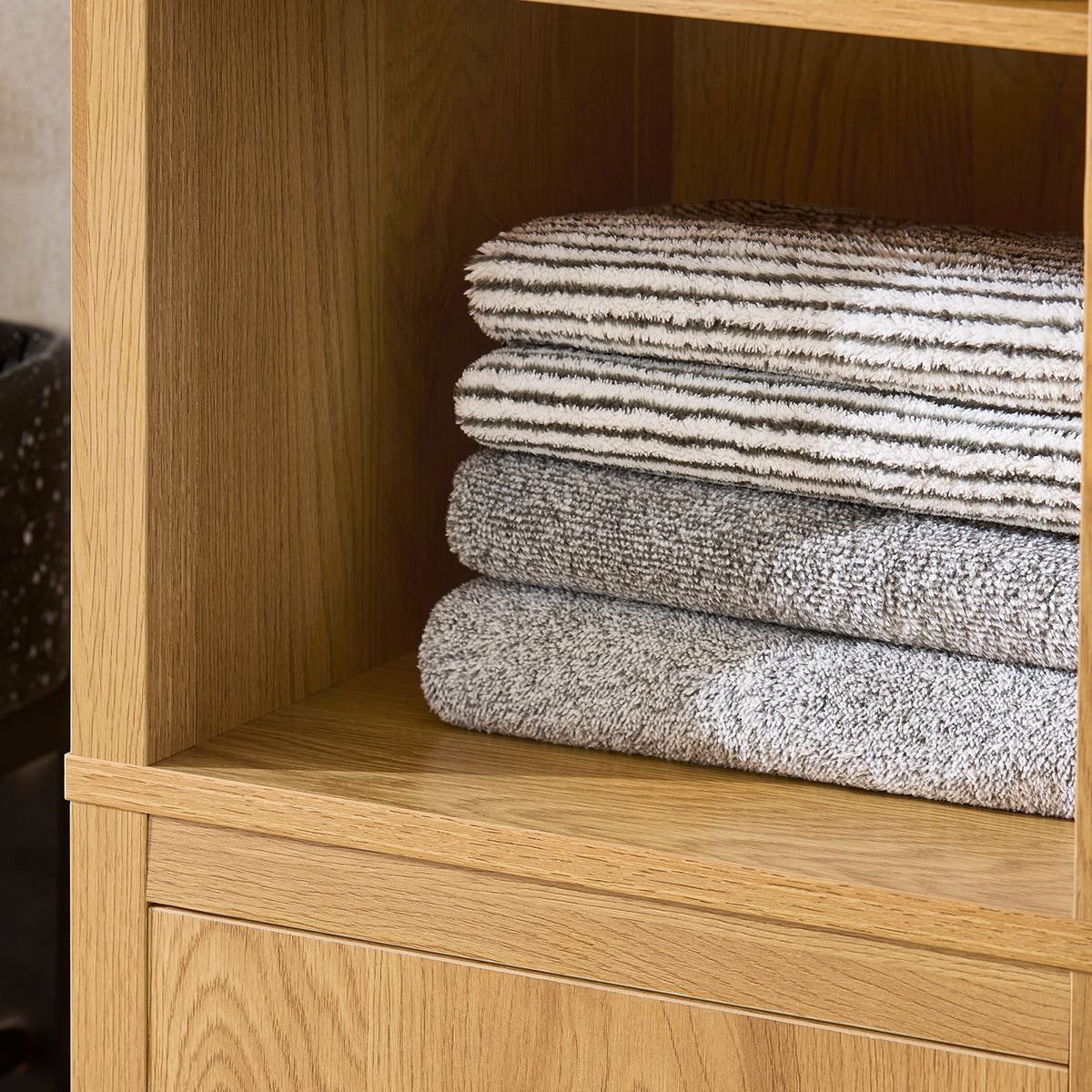 SoBuy BZR95-SN Meuble Colonne de Salle de Bain, Armoire Haute,  avec 1 Panier à Linge et 3 Étagères