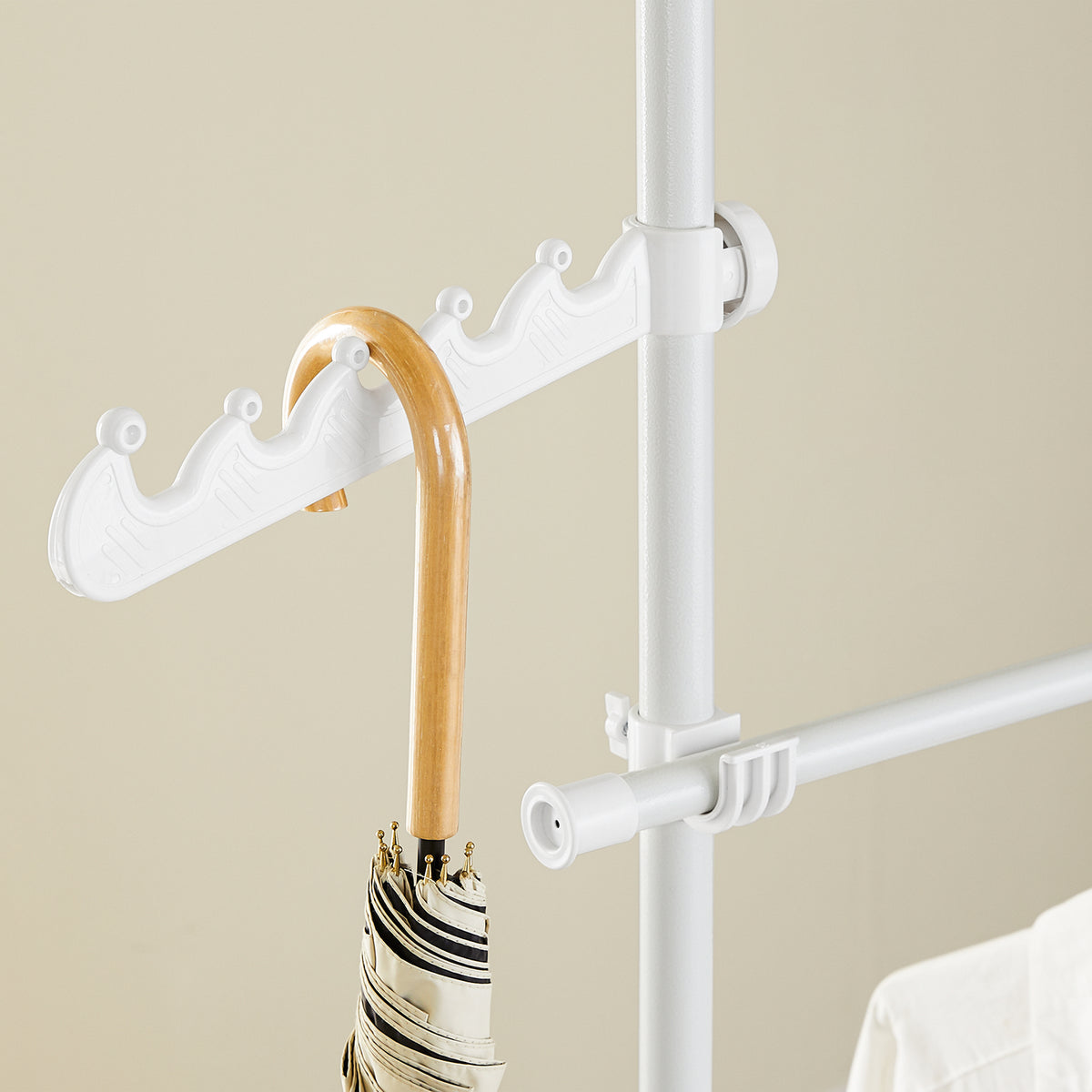 SoBuy FRG34-II-W Suport telescopic robust pentru haine – Dressing deschis, reglabil, cu șine și rafturi, Cuier pentru dormitor sau dressing, Alb