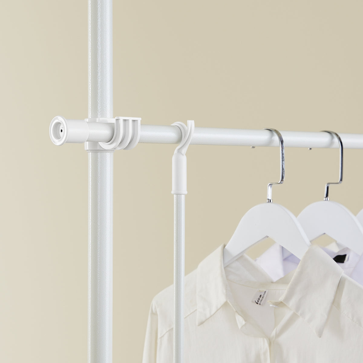 SoBuy FRG34-II-W Suport telescopic robust pentru haine – Dressing deschis, reglabil, cu șine și rafturi, Cuier pentru dormitor sau dressing, Alb