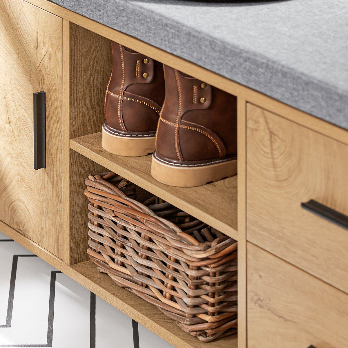 SoBuy FSR148-N Banc à Chaussures avec Coussin Rembourré 4 cm – 2 Tiroirs, 1 Porte, 6 Pieds Hévéa – 110×35×47 cm, Naturel