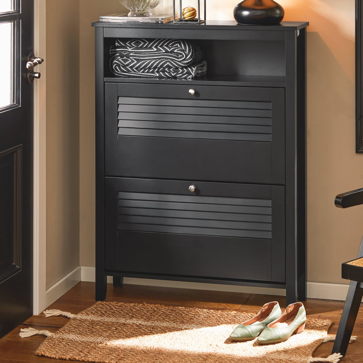 SoBuy FSR152-SCH Dulap Pantofi cu Clapetă 2 Niveluri – Soluție Discretă de Depozitare pentru Intrare – 80x25x108 cm Negru