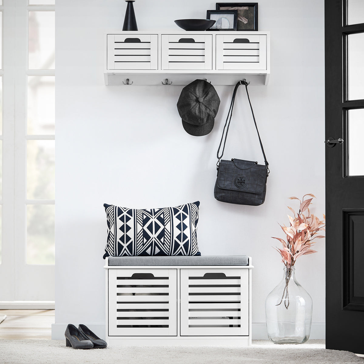 SoBuy FSR23-II-W Banc pentru Pantofi cu Pernă Căptușită, 2 Uși și 4 Compartimente Deschise pentru Intrare – 71x35x43 cm, Alb
