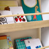 SoBuy KMB121-WN, Bibliotecă Montessori pentru copii Suport cărți pentru copii cu 4 rafturi Bibliotecă verticală Suport jucărie pentru dormitor fete alb și natural 60x15x130,5 cm