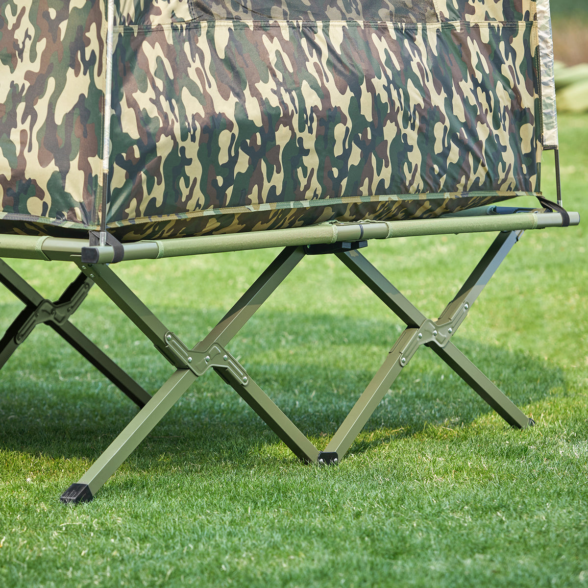 SoBuy OGS32-L-TN Tente de Camping Surélevée 4 en 1 pour 2 Personnes, avec Lit, Toit, Sac de Couchage et Matelas, Pliable, Design Fonctionnel – L325×P145×H188 cm