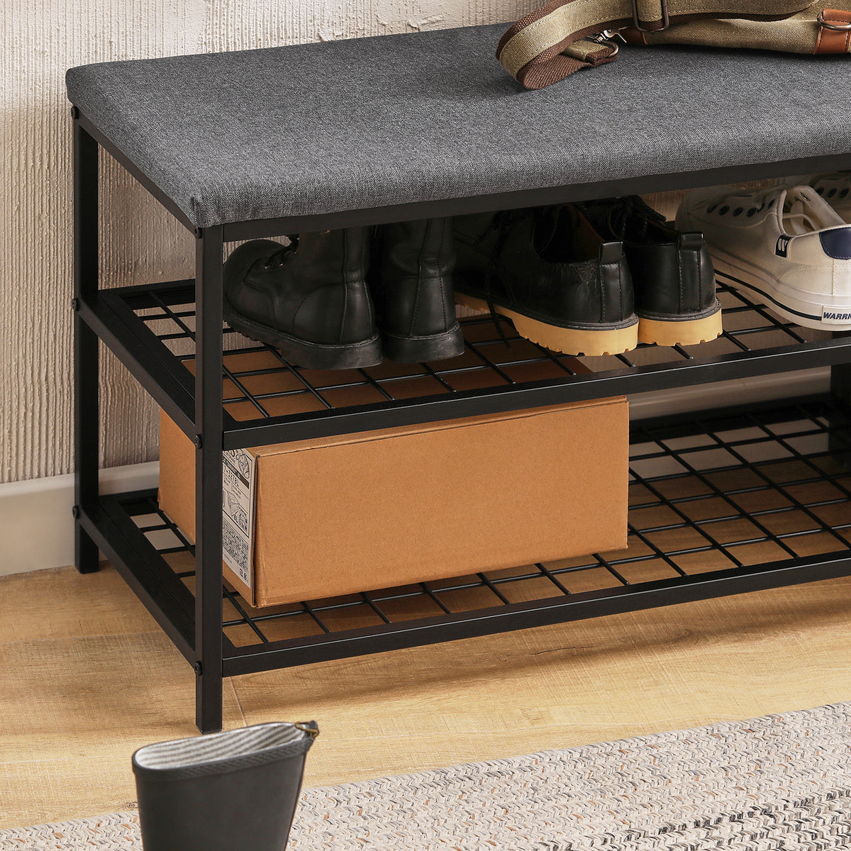 SoBuy FSR113-N Étagère à Chaussures, Banc de Vestiaire Étroit, avec Coussin Rembourré, 2 Étagères en Maille et 2 Compartiment Ouvert
