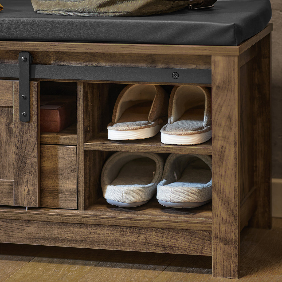 SoBuy FSR118-N Banc à Chaussures avec Porte de Grange Coulissante, Tiroir et Coussin Rembourré pour Entrée – 101x35x46 cm, Naturel