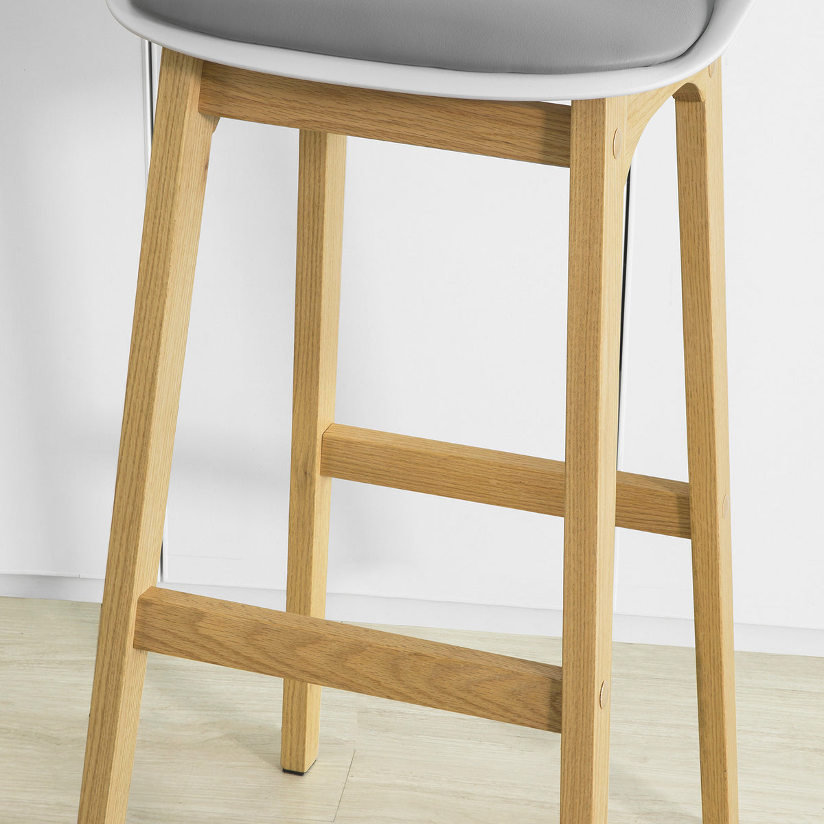 SoBuy FST78-W Tabouret de Bar Design Chaise Haute de Bar Cuisine avec Assise Rembourrée Repose-Pieds et Piètement en Bois de Chêne